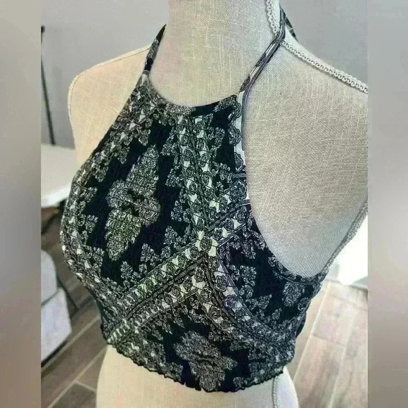 Rue21 Strappy Tie Halter Bandana Crop Top - Small - Picture 3 of 6